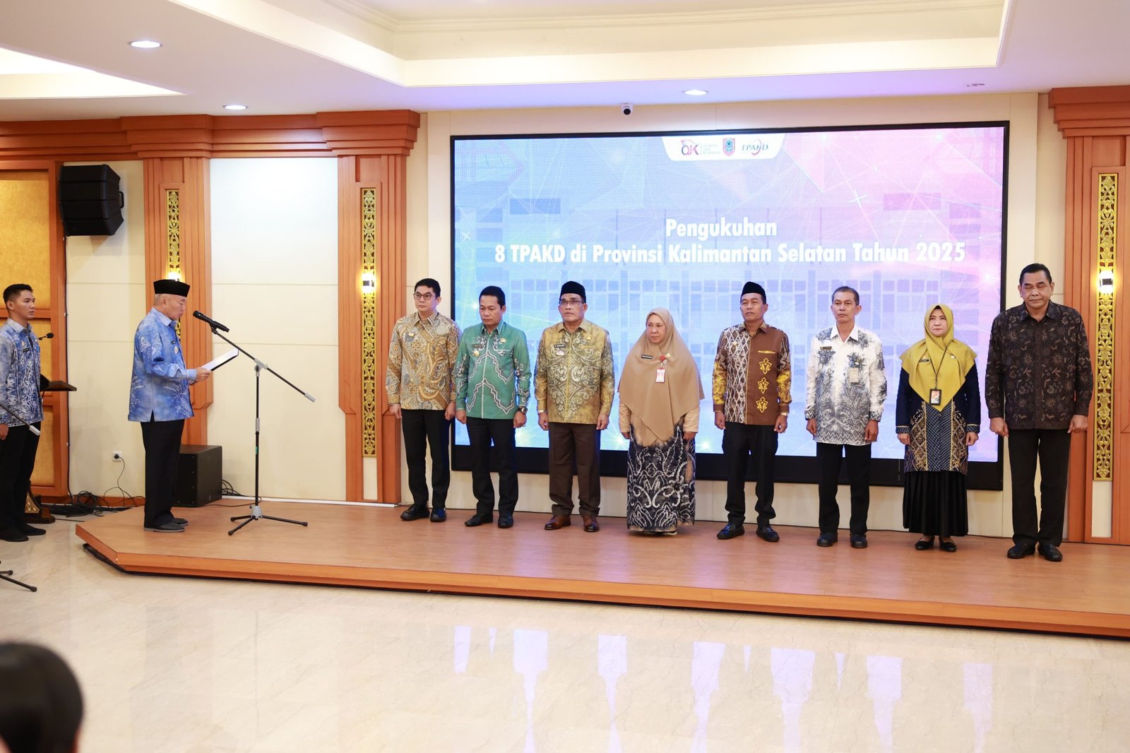 Bupati Andi Rudi Latif hadiri pengukuhan TPKAD Tanah Bumbu untuk Pertumbuhan Ekonomi Didaerah
