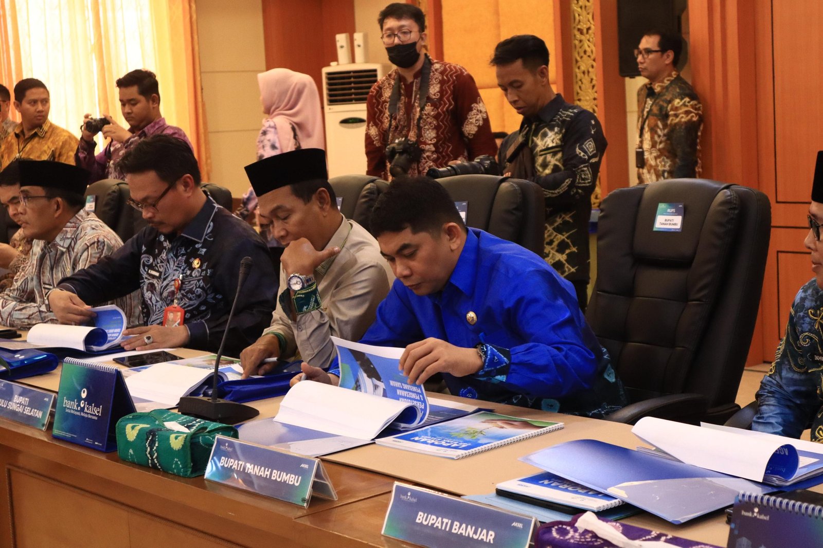 Hadiri RUPS Bank Kalsel, Bupati Tanah Bumbu Andi Rudi Latif: Dividen Untuk Pembangunan SDM dan Ekonomi Daerah