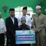 Safari Ramadhan di Mantewe, Bupati Andi Rudi Latif Berikan Bantuan kepada Anak-anak Tahfidz Al-Qur’an dan Kaum Masjid