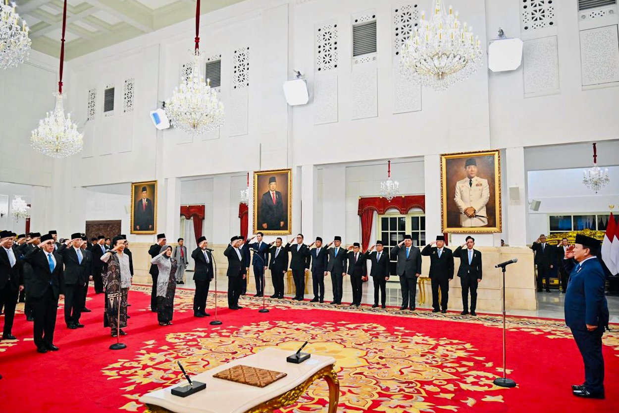Presiden Prabowo Resmi Lantik 31 Duta Besar Luar Biasa dan Berkuasa Penuh