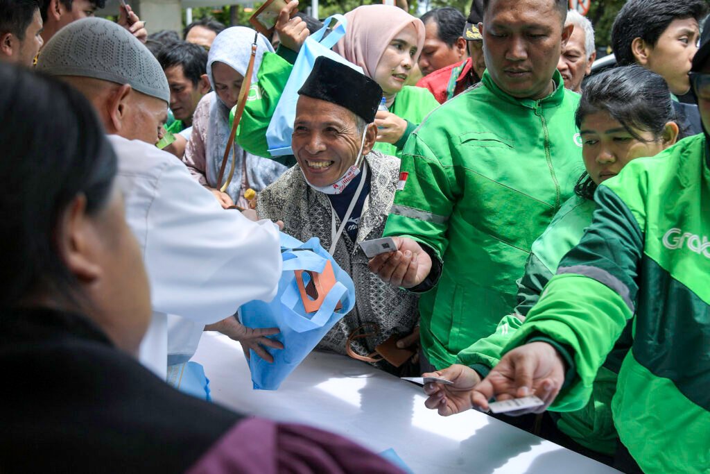 Rayakan Kebersamaan Lebaran, Ribuan Bingkisan dan Suvenir Diberikan untuk Masyarakat