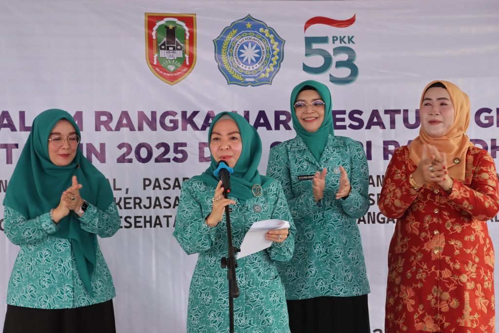 HKG PKK Ke-53, TP PKK Kalsel Gelar Sunatan Massal, Pasar Murah hingga Pemberian Paket Sembako