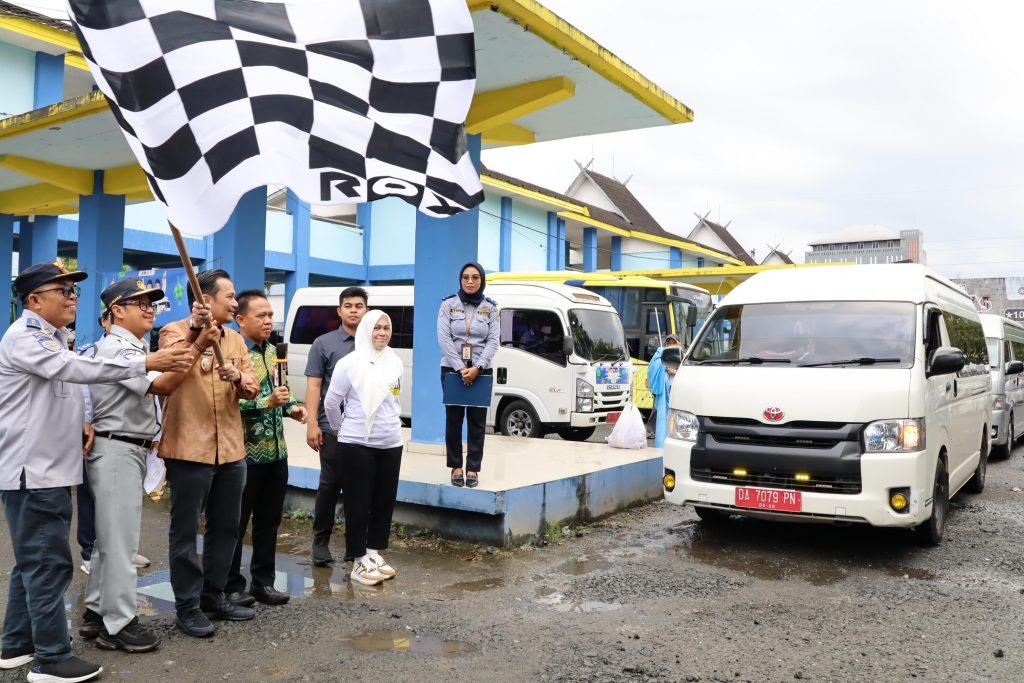 Wagub Kalsel Lepas 28 Armada Mudik Gratis, Harapkan Mudik Lebih Nyaman dan Aman