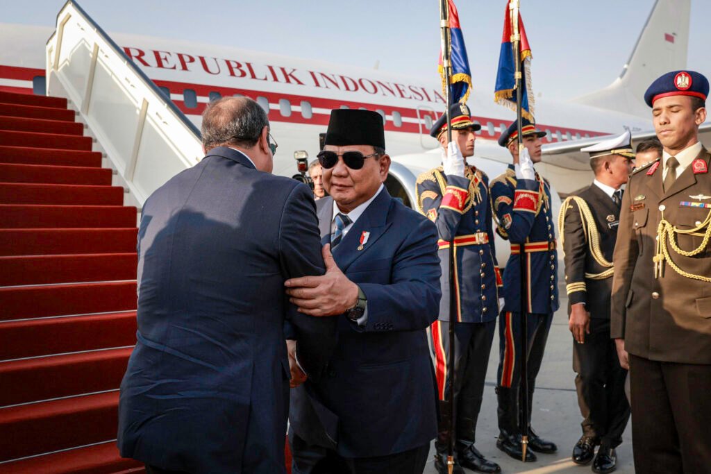 Presiden El-Sisi Antar Langsung Keberangkatan Presiden Prabowo Menuju Doha
