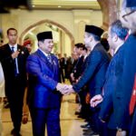 Masyarakat Indonesia di Qatar Sambut Kedatangan Presiden Prabowo