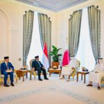 Pererat Hubungan Bilateral, Presiden Prabowo Disambut Hangat Emir Qatar di Istana Amiri Diwan