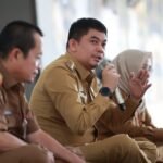 Perbaikan Kantor Bupati, Bang Arul Pimpin Rapat Koordinasi Camat di Ruang Terbuka