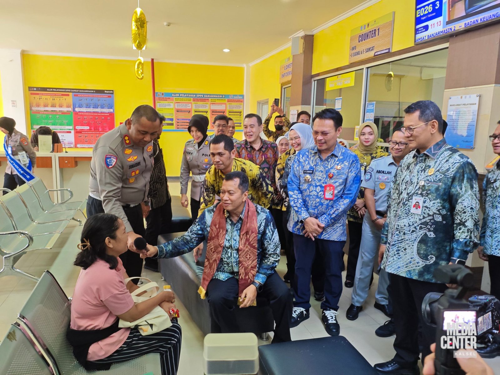 Pastikan Reformasi Birokrasi Pelayanan Publik ke Masyarakat, Wamen PAN-RB Kunjungi UPPD Samsat II Banjarmasin