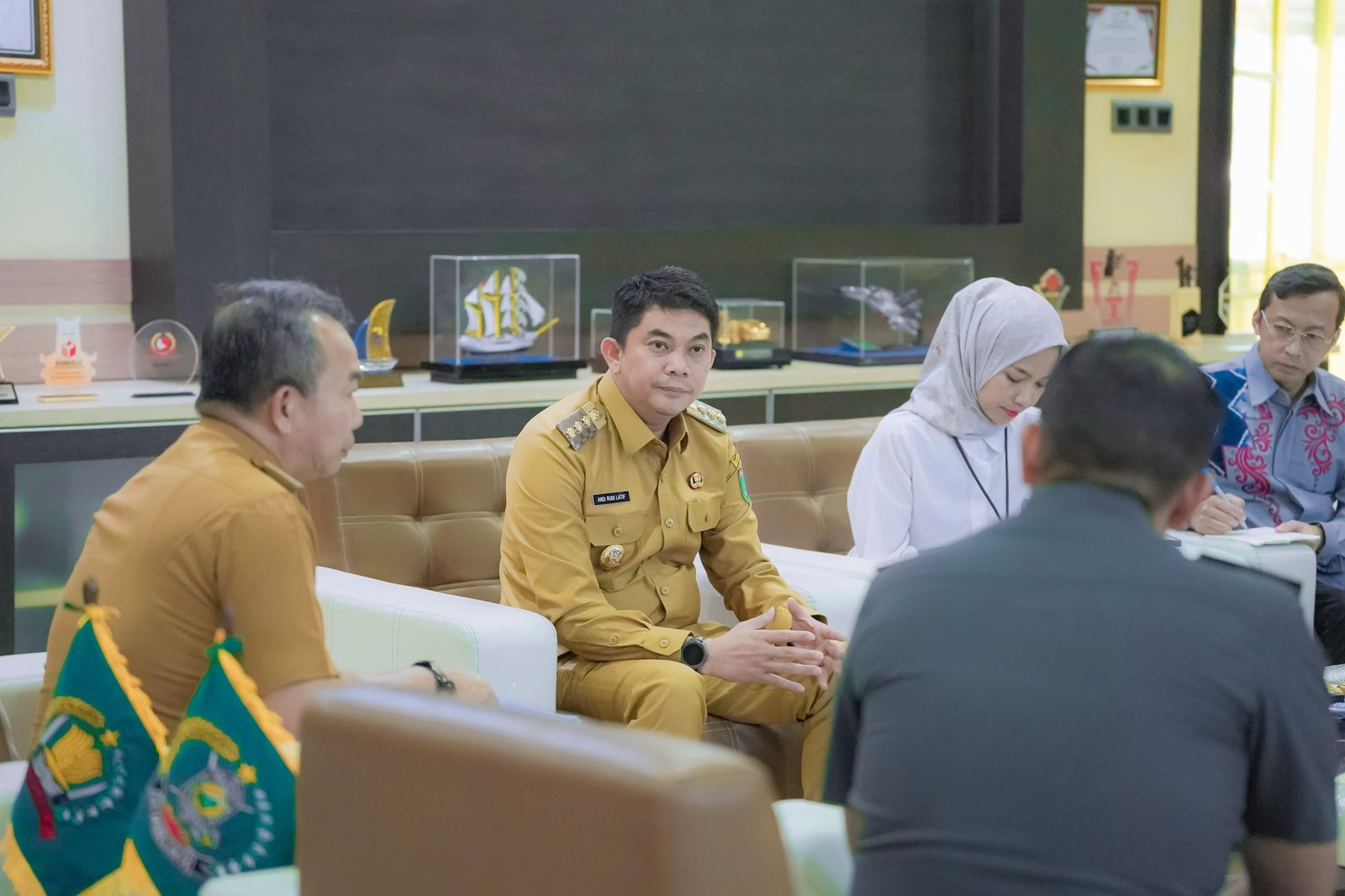 Bupati Andi Rudi Latif Hadiri Rapat Koordinasi Pembangunan Mako Yon TP Tanah Bumbu