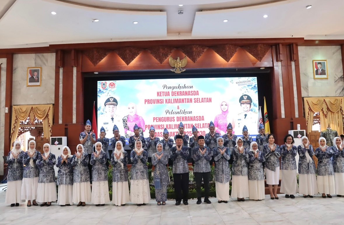 Pengukuhan Ketua dan Pelantikan Pengurus Dekranasda Kalsel, Gubernur H Muhidin : Kenalkan Produk Lokal Hingga Kancah Internasional