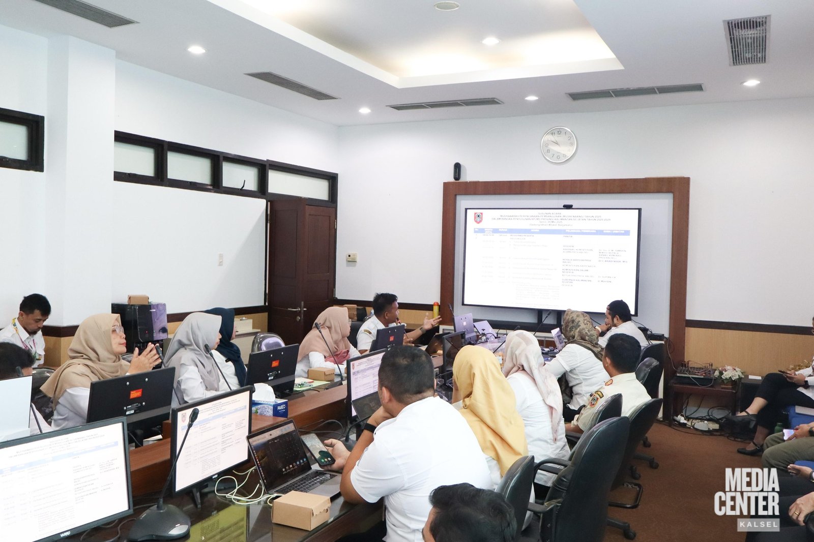 Bappeda Kalsel Gelar Rapat Persiapan Musrenbangprov 2025 untuk Sinkronisasi RPJMD dan RPJMN