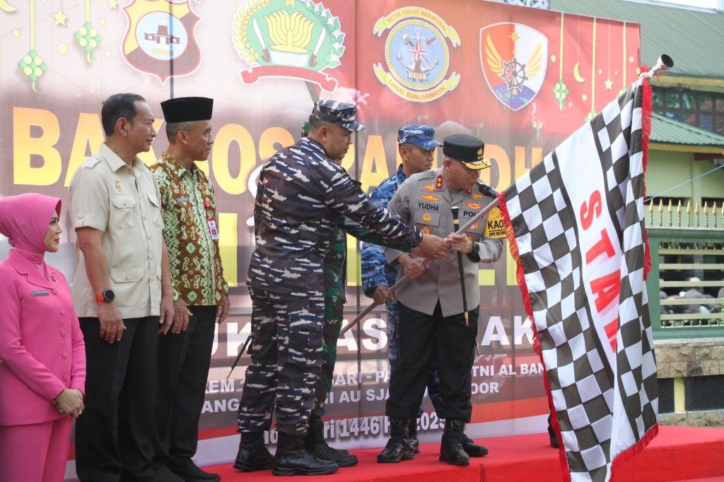 TNI Polri Kalsel Gelar Bakti Sosial Ramadan