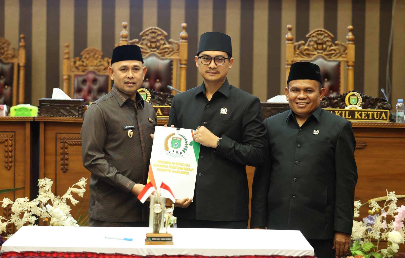 Wakil Bupati H. Bahsanudin Hadiri Rapat Paripurna DPRD Dalam Rangka Penyampaian Rekomendasi LKPJ TA 2024