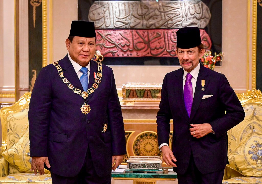 Presiden Prabowo Subianto Terima Bintang Kebesaran Tertinggi Brunei Darussalam dari Sultan Hassanal Bolkiah