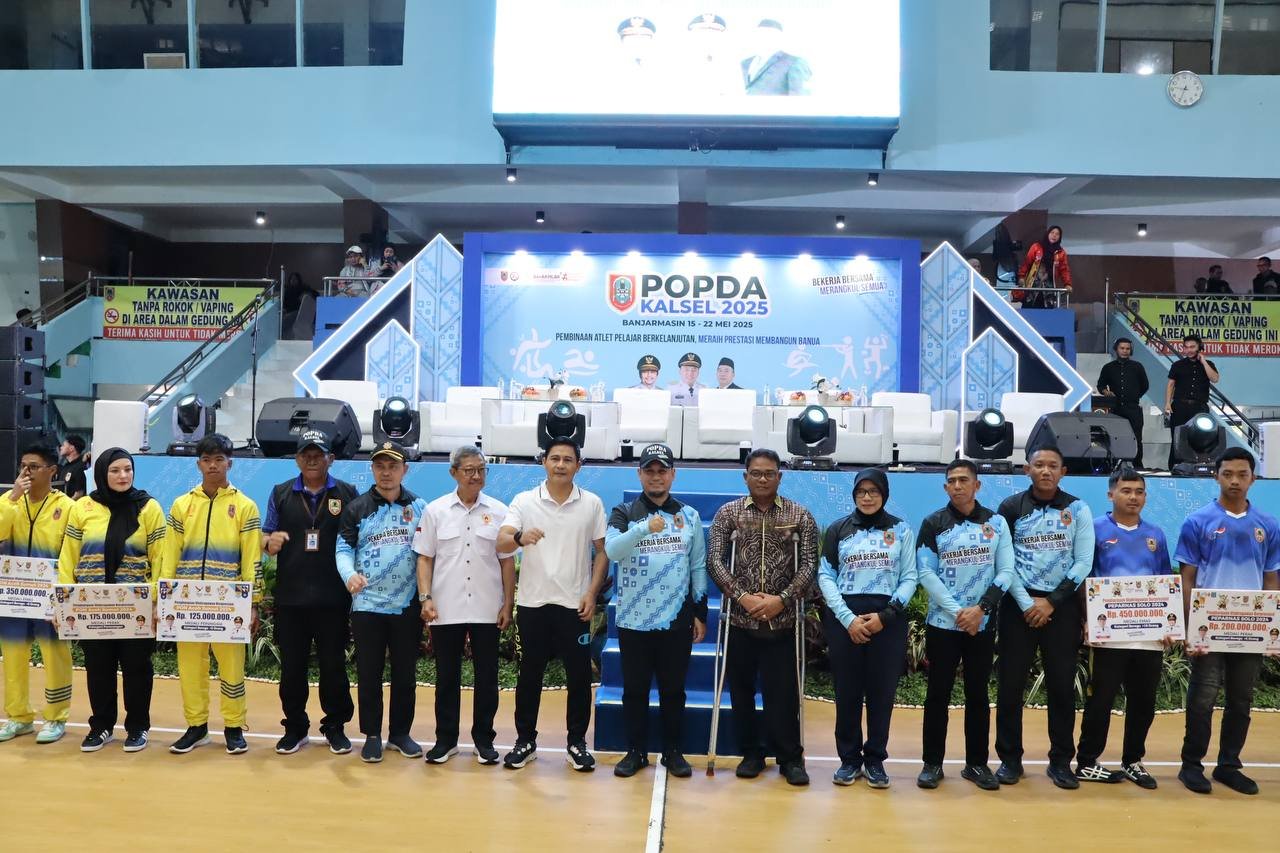Pemprov Kalsel Serahkan Bonus Atlet Peraih Medali di Ajang PON dan Perparnas 2024