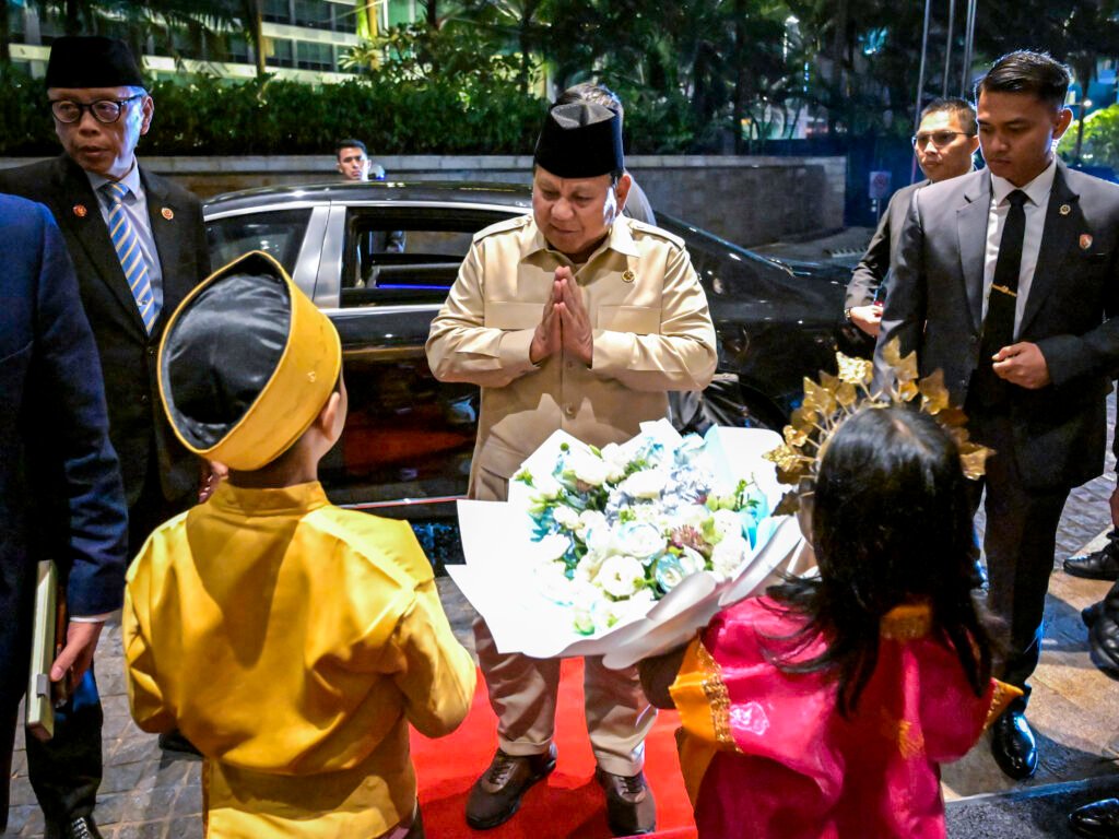 Antusiasme Dispora Indonesia Sambut Kedatangan Presiden di Kuala Lumpur