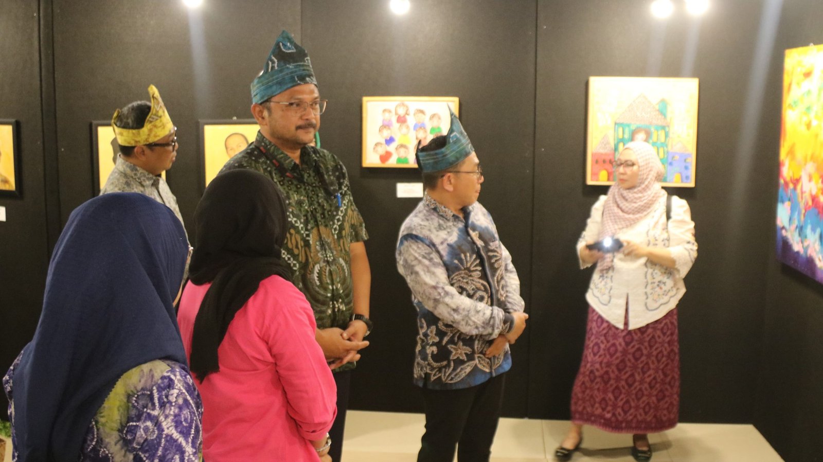 Disdikbud Dukung Pelukis Asal Banua Terus Berkarya dan Berekspresi Melalui Pameran Perupa Kalsel