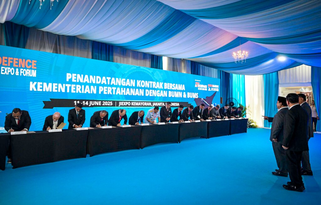 Presiden Prabowo Saksikan Penandatanganan 27 Kontrak Bersama, Tegaskan Komitmen Perkuat Industri Pertahanan Nasional