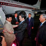 Tiba di Singapura, Presiden Prabowo Disambut Langsung oleh PM Lawrence Wong