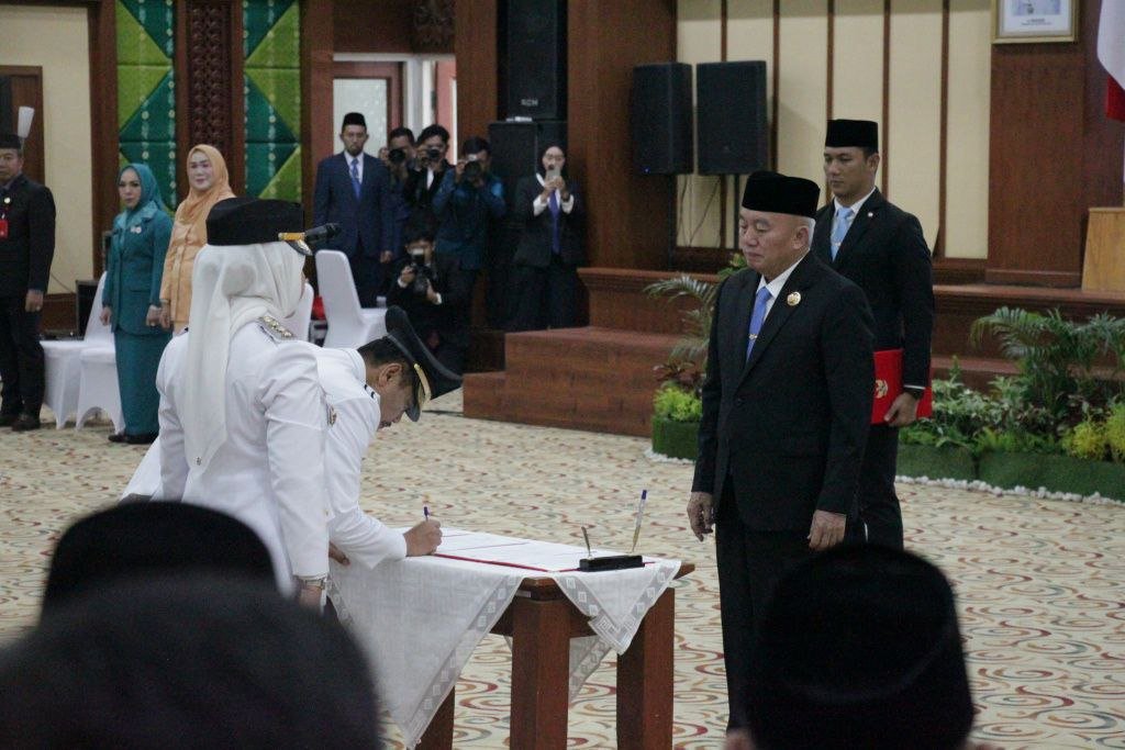 Gubernur Kalsel Lantik Wali Kota dan Wakil Wali Kota Banjarbaru Masa Jabatan 2025–2030