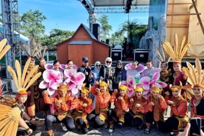 Kadisdikbud Kalsel Apresiasi Tarian Nafas Bumi Banua yang Ditampilkan di Puncak Harjad Ke-75 Provinsi Kalsel