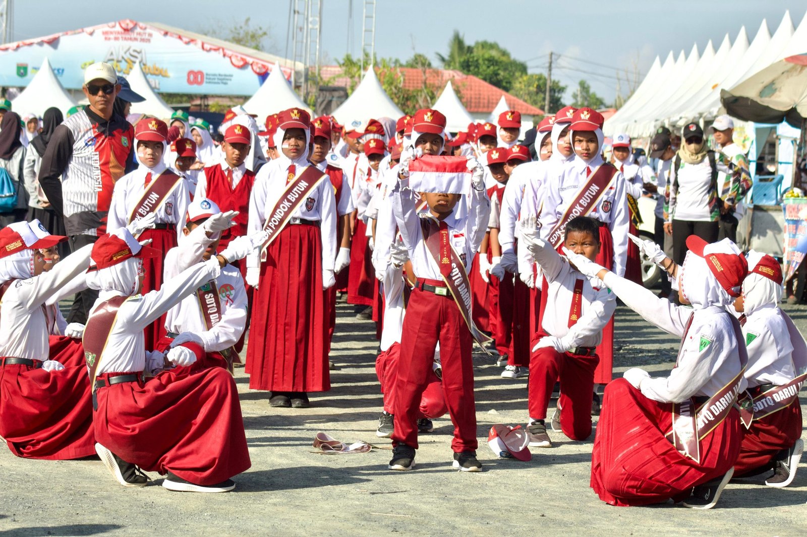 1.110 Peserta Ikuti Lomba Gerak Jalan Pelajar di Tanah Bumbu
