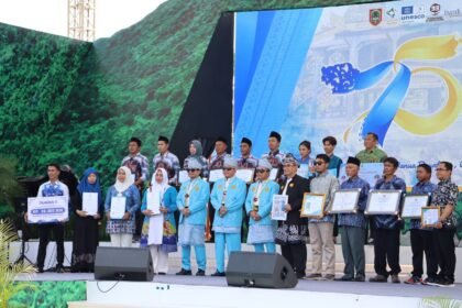 Pertanian Kuat Rakyat Sejahtera, Gubernur Kalsel Berikan Penghargaan untuk Petani Berprestasi