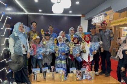 Momen Penutupan, Stan Diskominfo Bagikan Berbagai Hadiah di Kalsel Expo 2025