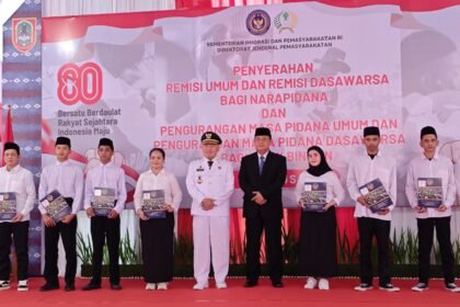 Gubernur Kalsel Serahkan Remisi Umum dan Remisi Dasawarsa Kepada Warga Binaan di Lapas Kelas II B Banjarbaru