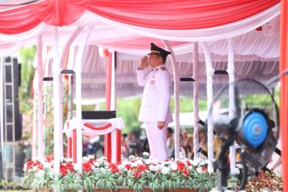 Bupati Andi Rudi Latif Inspektur Upacara HUT ke-80 RI di Tanah Bumbu