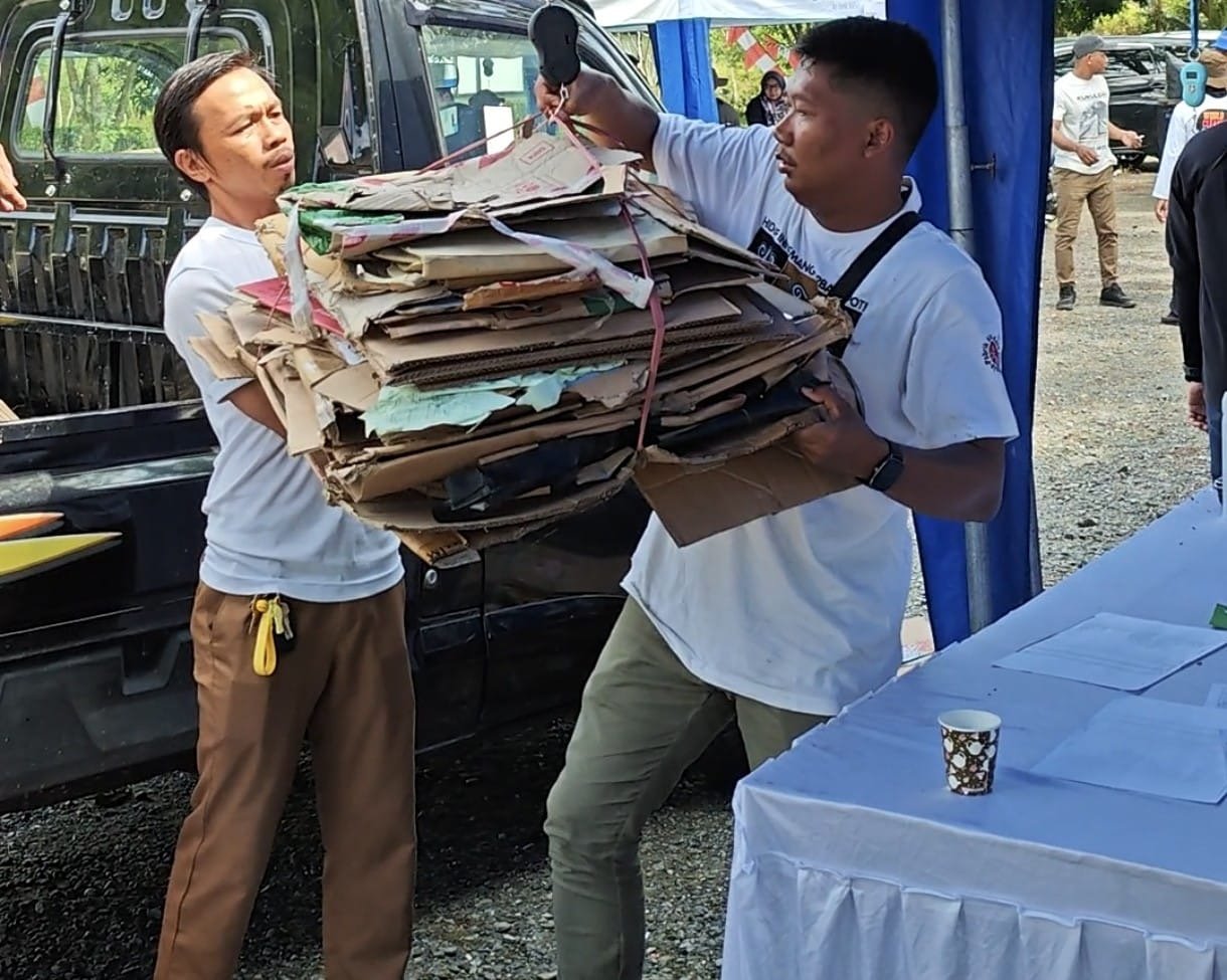 DLH Kalsel Kembali Gelar Pilah Sampah Dapat Sembako