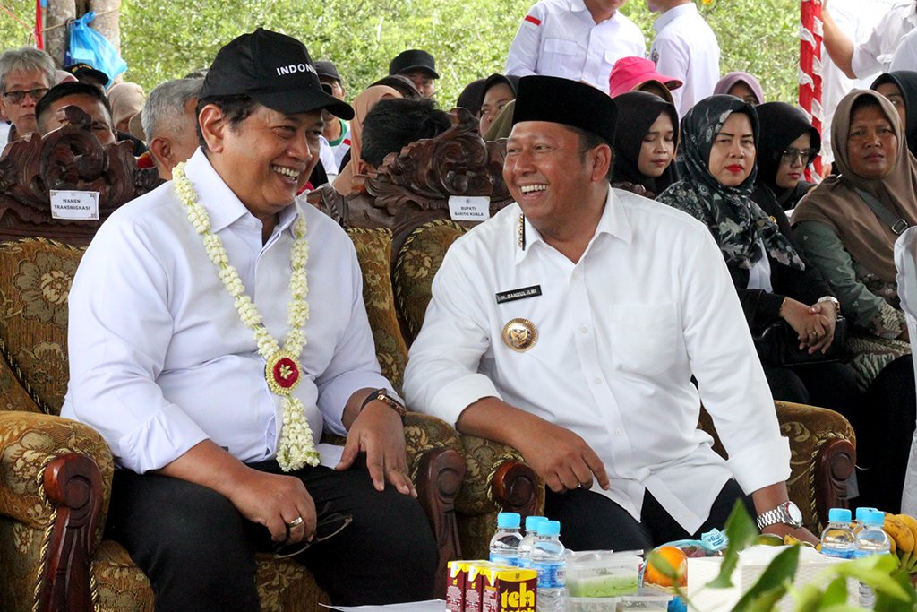 Wamen Transmigrasi RI Kunjungi Batola, Serahkan Bantuan Infrastruktur dan Tegaskan Peran Strategis Program Transmigrasi