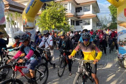 Gowes Bareng BKPRMI Kalsel, Ratusan Ustadz-Ustadzah Semarakkan Milad ke-48 dengan Semangat Kebersamaan