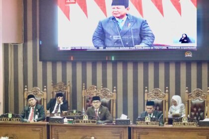Pemkab dan DPRD Tanbu Mendengarkan Pidato Kenegaraan Presiden Prabowo Subianto Jelang HUT RI Ke-80