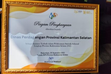Dinas Perdagangan Kalsel Raih Penghargaan Instansi Terbaik Statistik Sektoral dari BPS