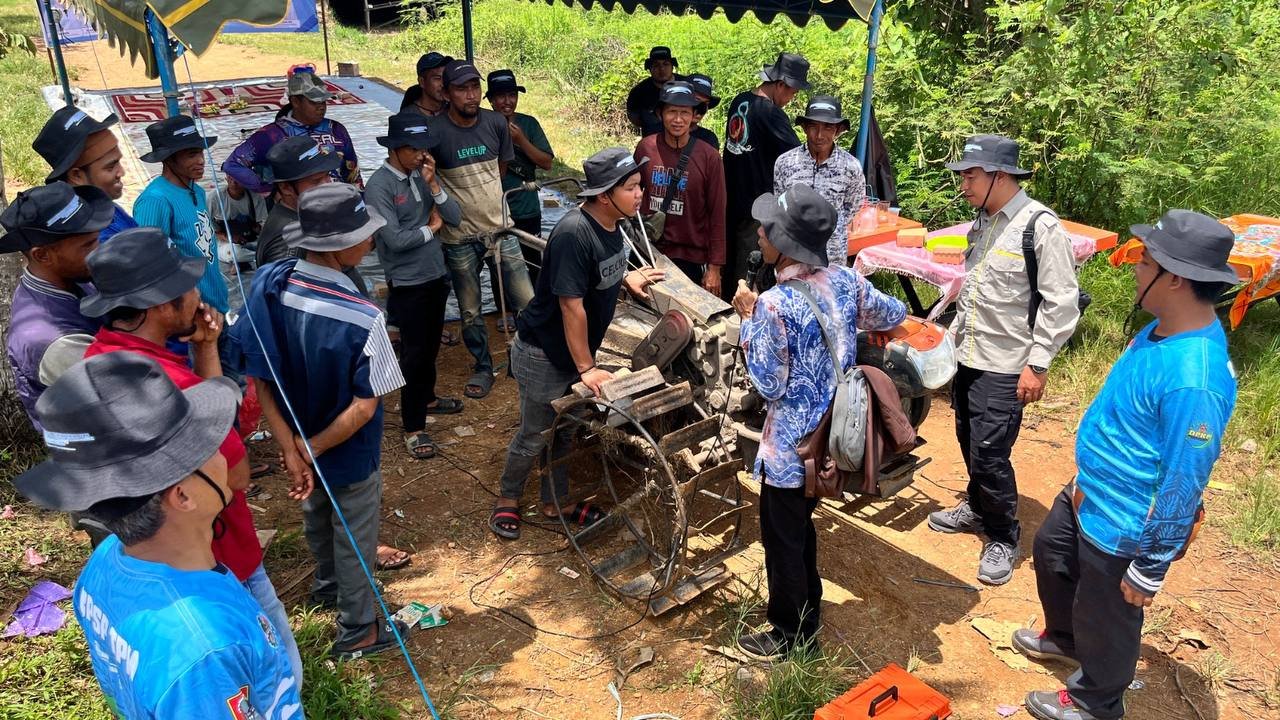Sekolah Lapang Alsintan KOKOH Digelar di Martapura Barat, Petani Kalsel Siap Jadi Operator Tangguh