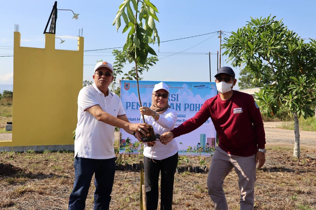 Sambut Hari Habitat dan Hari Kota Sedunia 2025, Pemprov Kalsel Gelar Aksi Penanaman Pohon