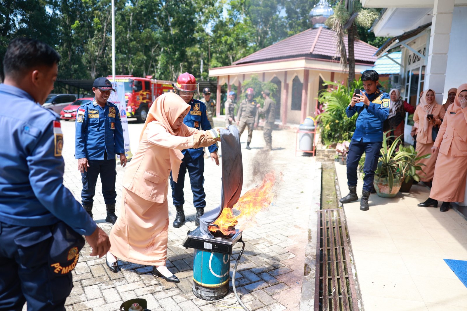 Pertemuan Rutin DWP Tanah Bumbu Diwarnai Edukasi Pencegahan Kebakaran
