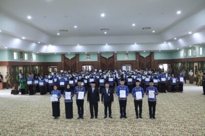 Gubernur Kalsel Lantik 164 PPPK dan Serahkan SK CPNS Lulusan IPDN