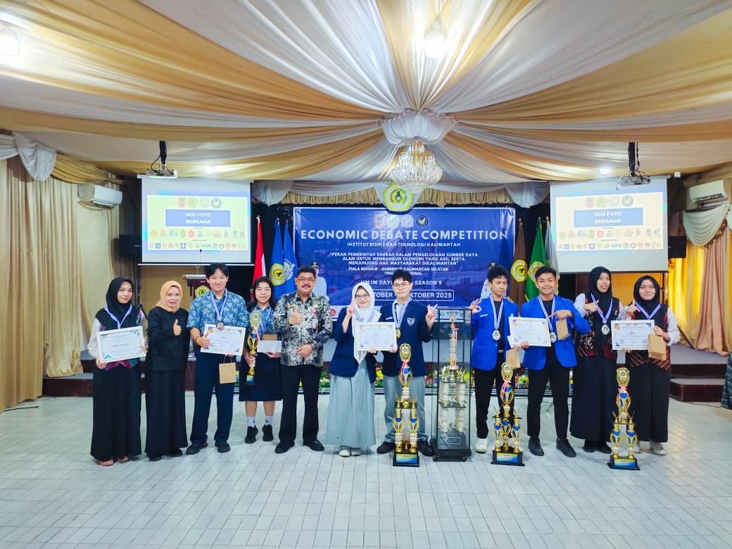 Penutupan Economic Debate Competition HMJM Day’s 2025, Pemprov Kalsel Apresiasi Mahasiswa Sebagai Agen Perubahan