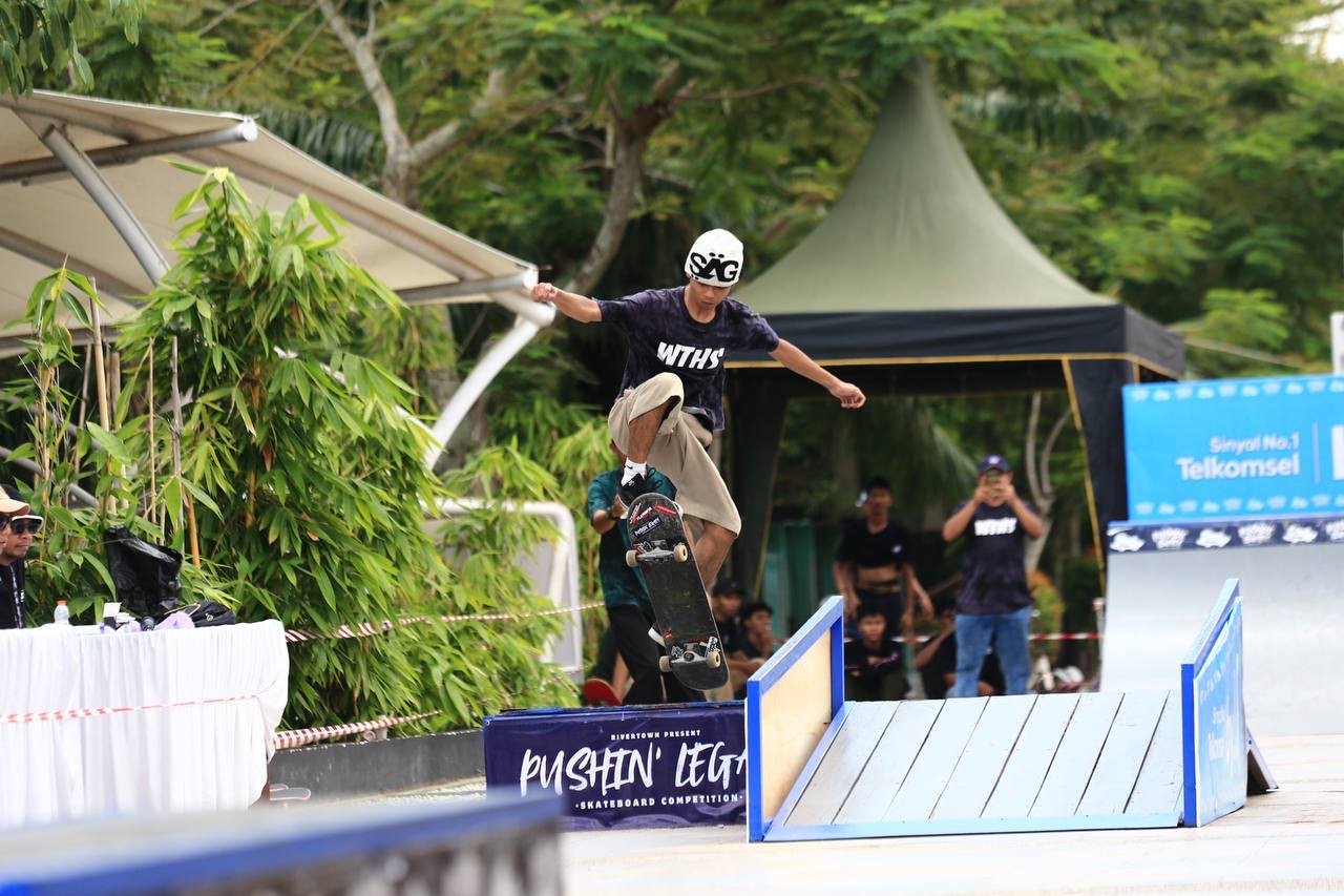 Push In Legecy Skateboard Competition 2025 Resmi Dibuka, Puluhan Skater Unjuk Aksi di Siring 0 Km Banjarmasin