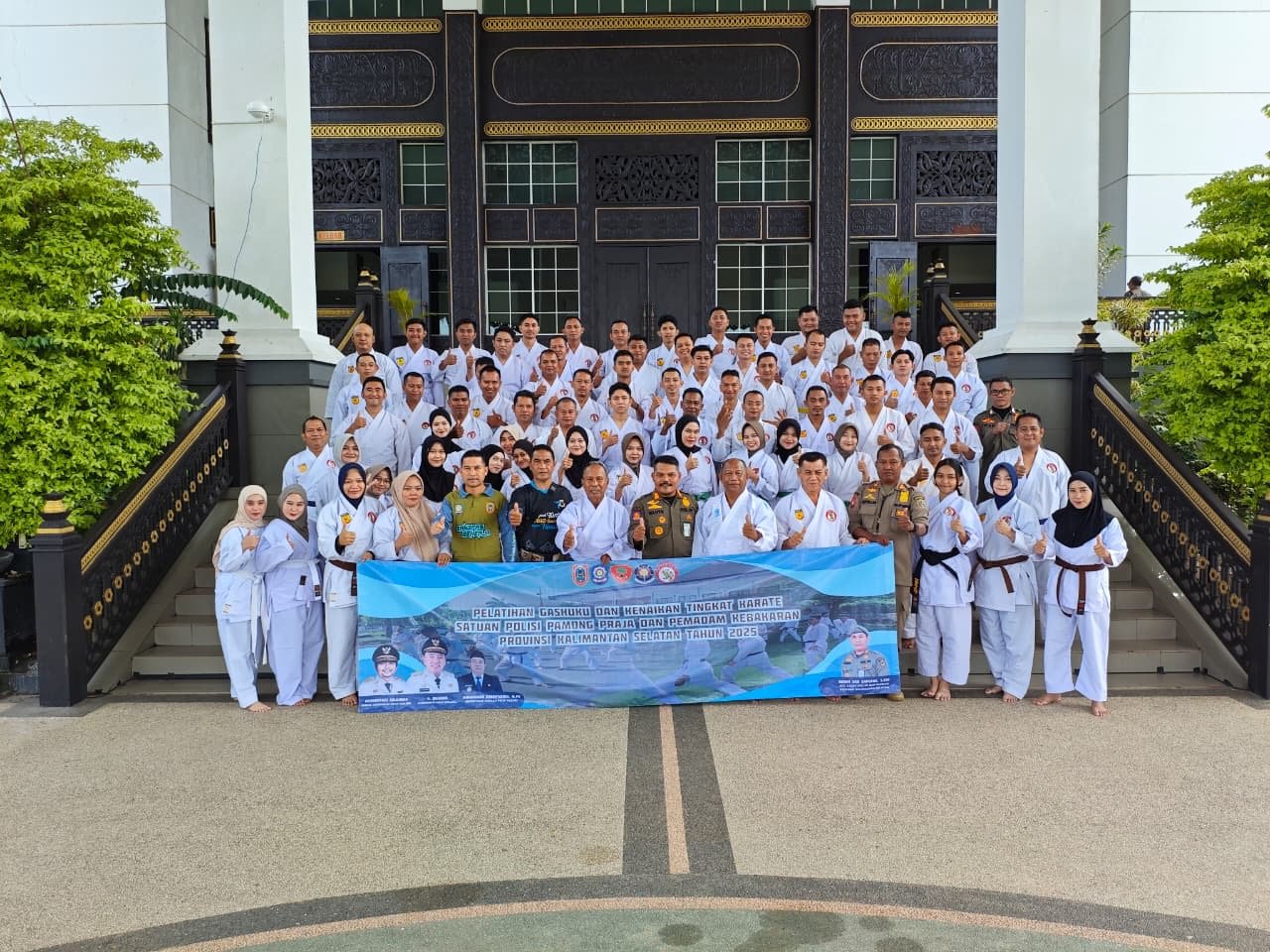 Pelatihan Bela Diri Karate dan Ujian Kenaikan Pangkat, Satpol PP dan Damkar Kalsel Tingkatkan Kapasitas SDM