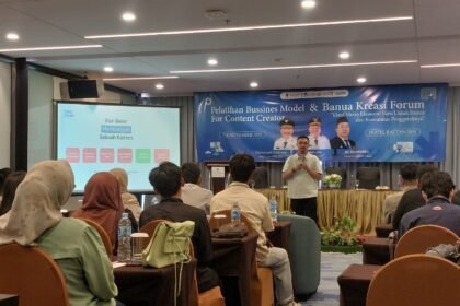 Dispar Kalsel Dorong Ekonomi Kreatif Melalui Pelatihan Business Model dan Banua Kreasi Forum