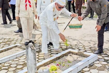 Pemprov Kalsel Peringati Hari Pahlawan, Kunjungi Taman Makan Pahlawan Bumi Kencana