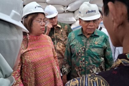 Ketua Komite II DPD RI Tinjau Gudang Bulog Banjarbaru, Pastikan Stok dan Kualitas Pangan Terjamin