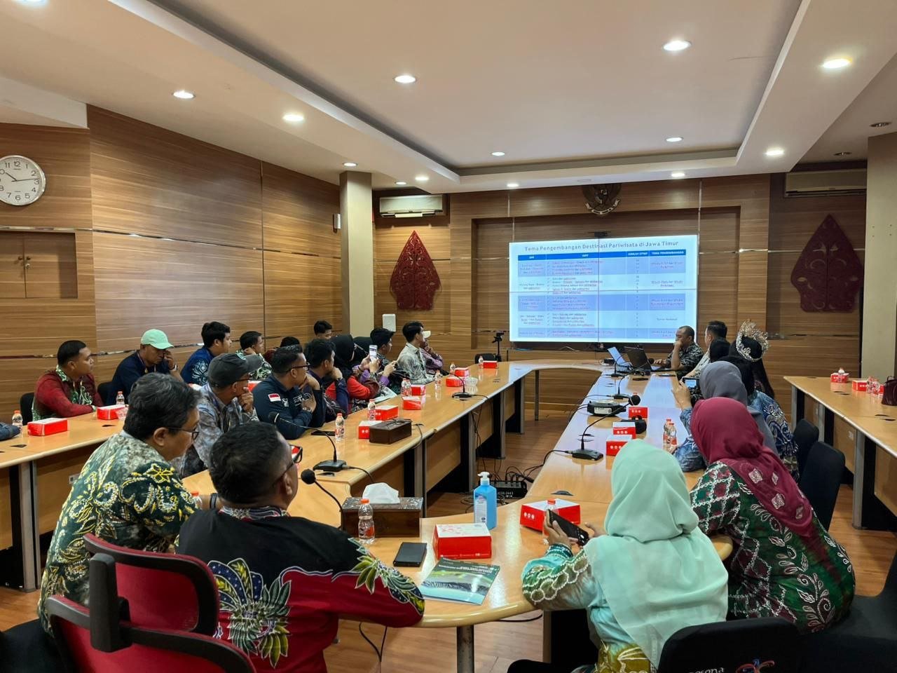 Dispar Kalsel Perkuat Kapasitas Pokdarwis Lewat Benchmarking ke Jawa Timur