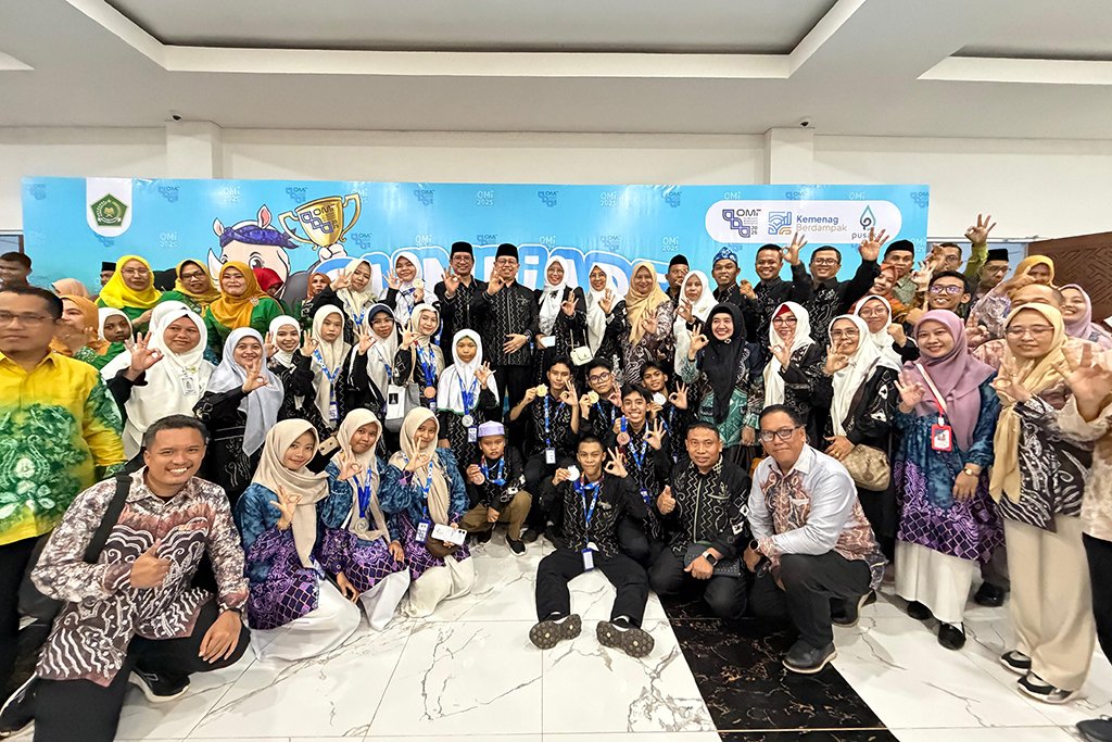Kontingen Kalsel Raih 10 Medali di Olimpiade Madrasah Indonesia 2025