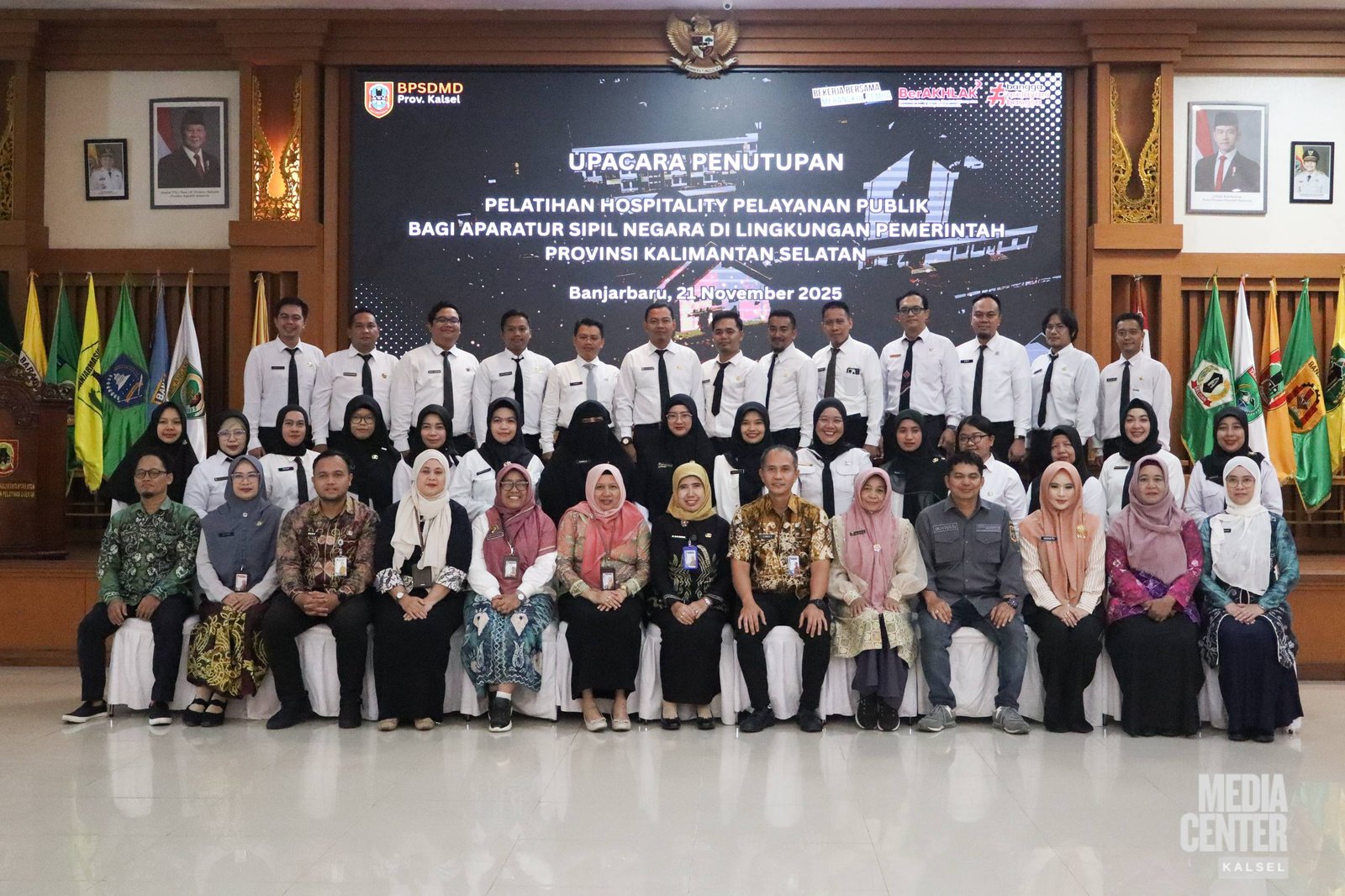 Pemprov Kalsel Tutup Pelatihan Hospitality Pelayanan Publik untuk ASN