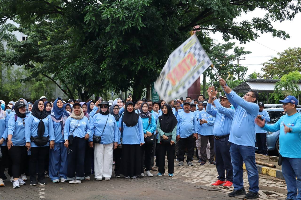 RSUD Ulin Banjarmasin Gelar Jalan Sehat Semarakkan HKN ke-61, Libatkan Ratusan Pegawai