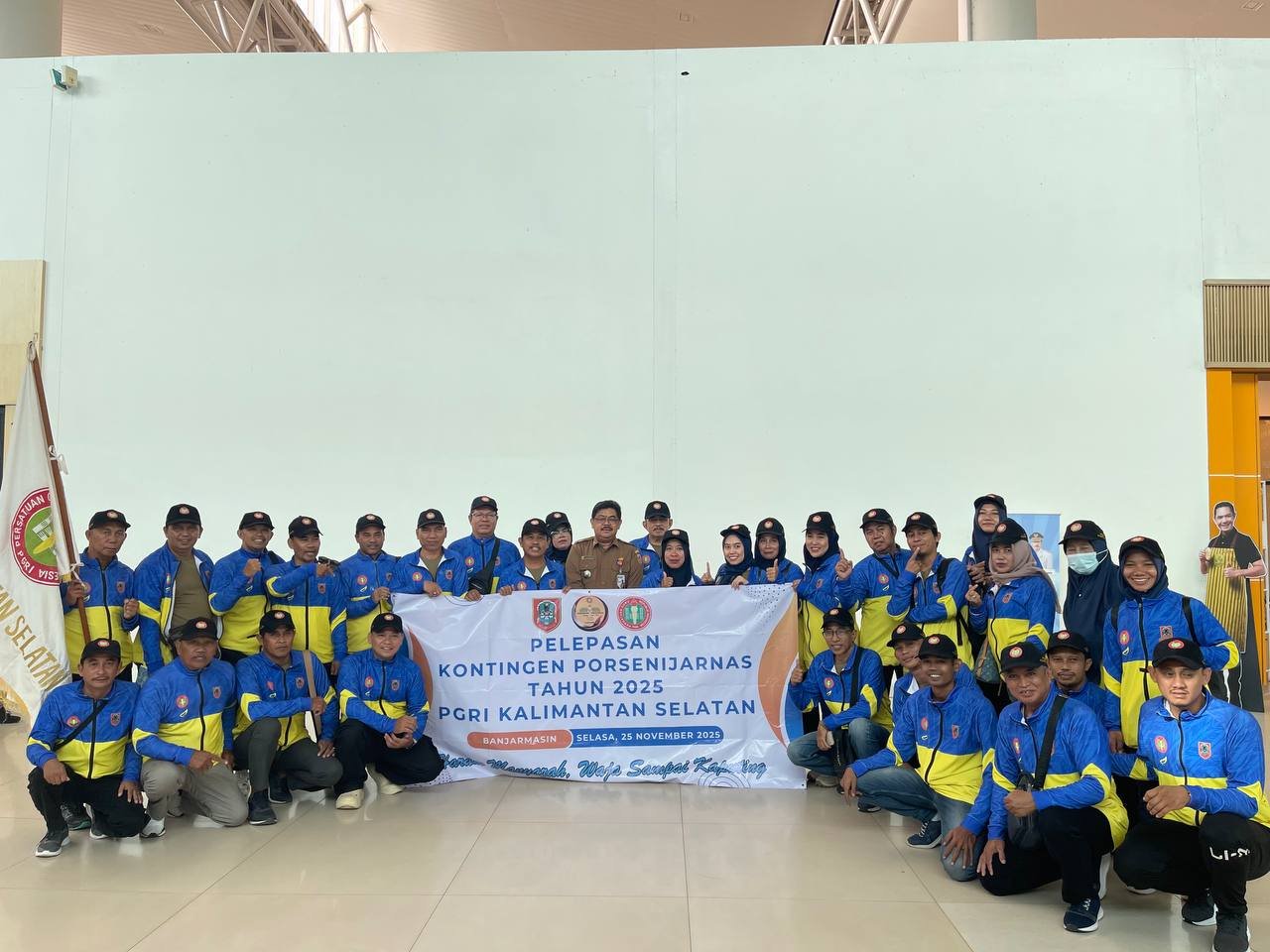 Gubernur Kalsel Lepas Kontingen PGRI ke PORSENIJARNAS 2025 di Bandung, Target Masuk Lima Besar Nasional